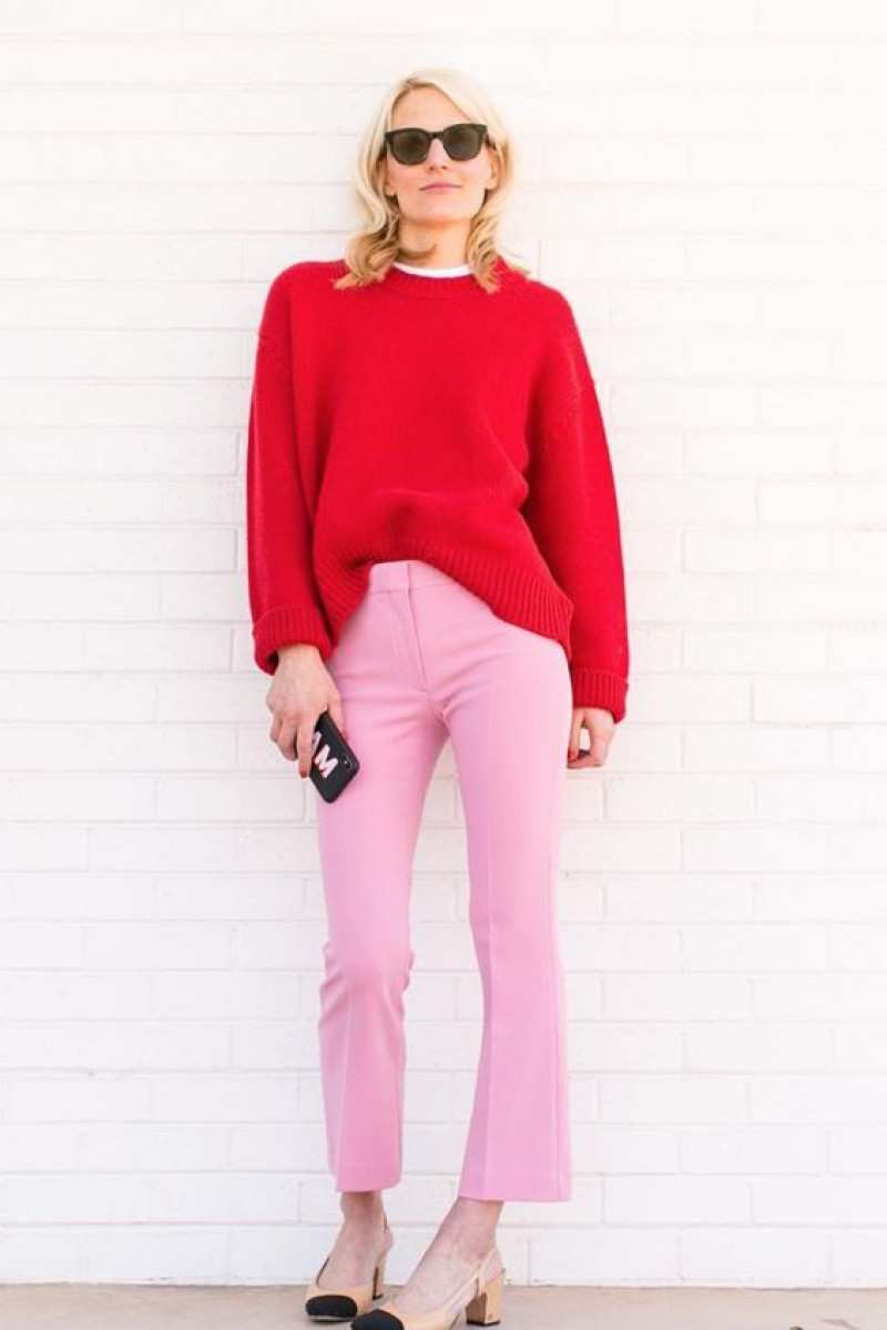 Pink Jeans Outfit