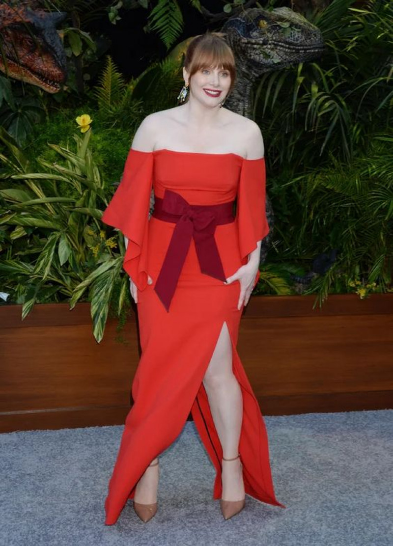 fallen kingdom bryce dallas howard, jurassic world: fallen kingdom, bryce dallas howard, los angeles, red carpet, long hair