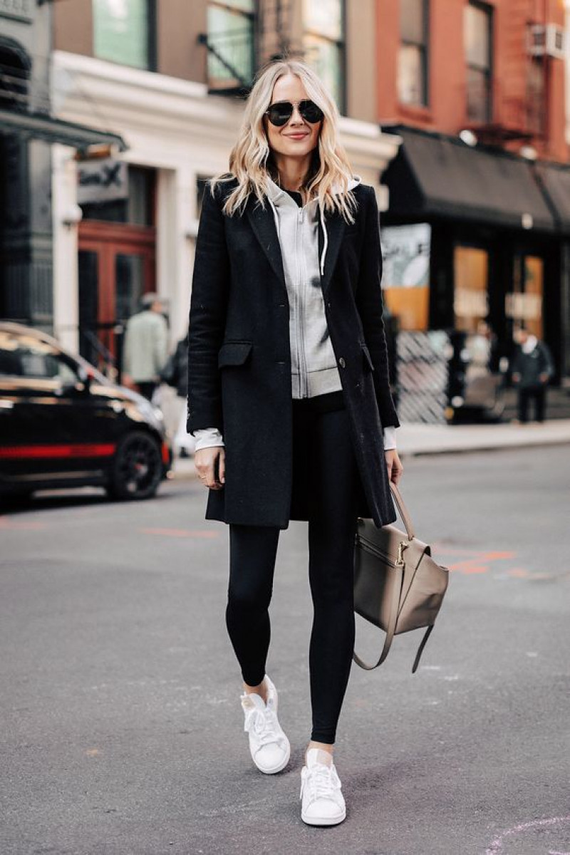 black coat and leggings, adidas stan smith, winter clothing, black wool coat, black casual legging, white sneaker