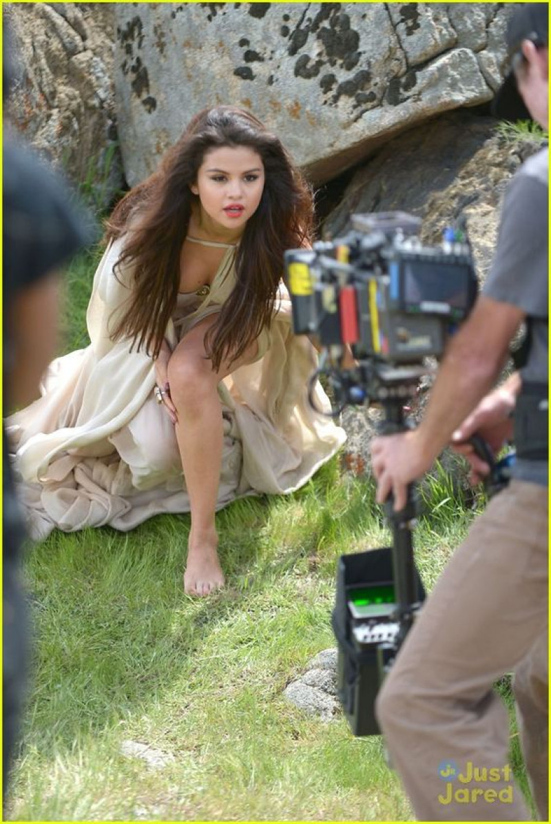 selena gomez come and get it photoshoot, selena gomez