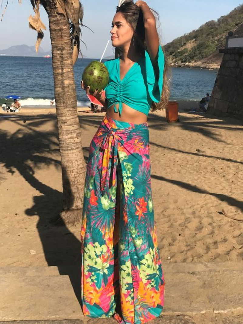 Hawaiian Outfit Pictures