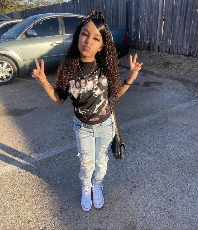 jeans, girls' outfit, bell-bottoms, land vehicle, crop top