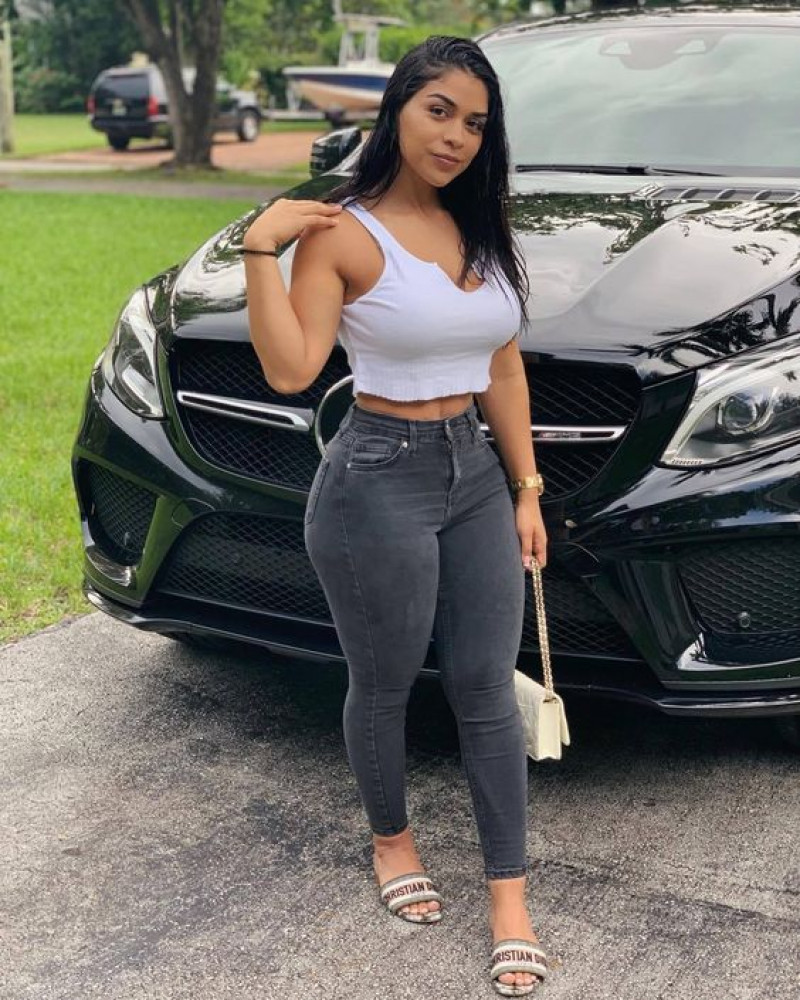 danimunozfit instagram, active undergarment, automotive lighting, automotive tire, dani munoz fit, motor vehicle, grey casual trouser, white crop top, beige sandal