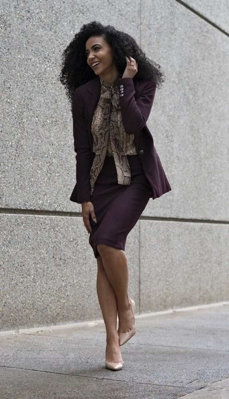 purple and violet casual jacket, black casual skirt skirt, beige pump