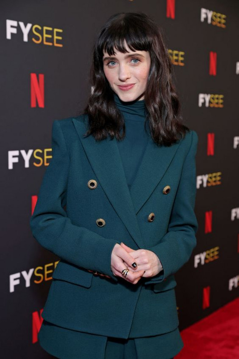 stranger things - season 3, natalia dyer, formal wear, green wool coat