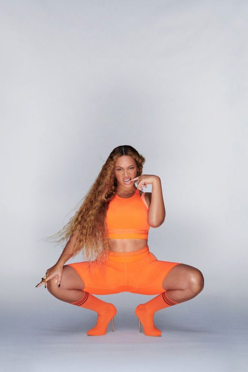 physical fitness, orange crop top, orange pump