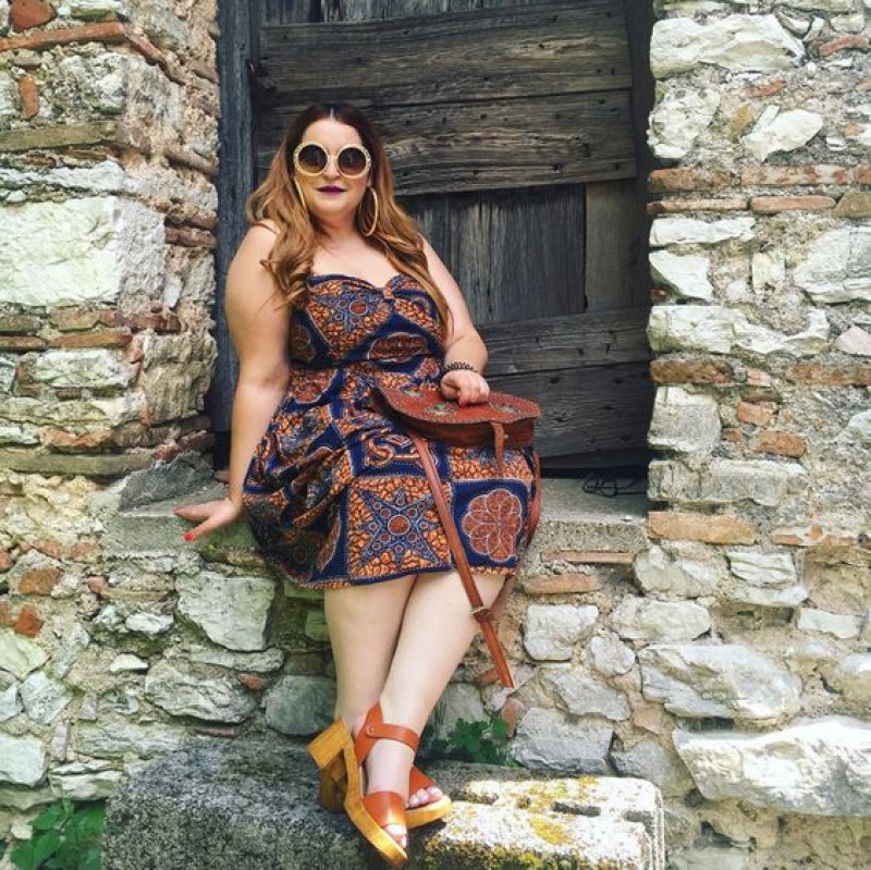 fashion model, personal stylist, bob cut, mini Dress, orange sandal