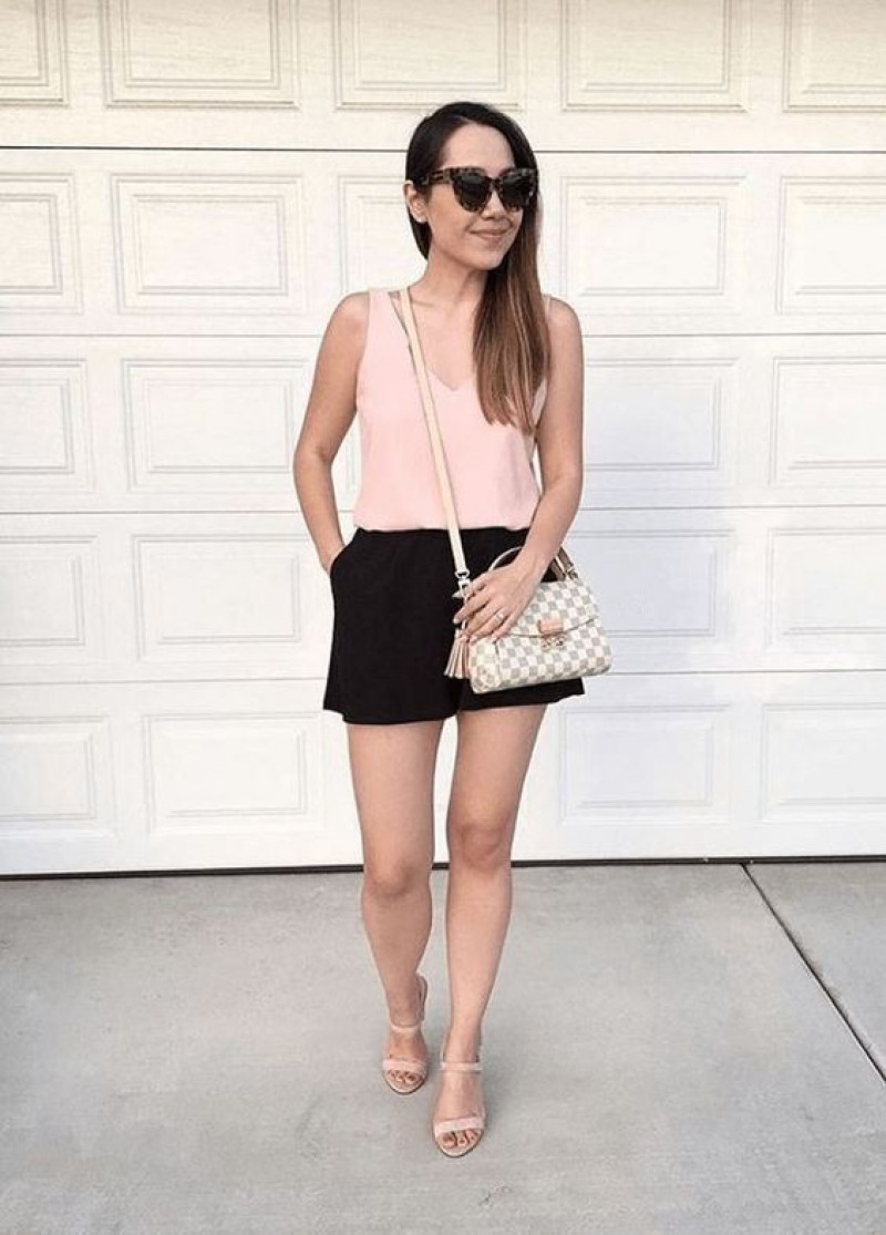 fashion model, bermuda shorts, women's shorts, black casual short, pink top, beige formal sandal