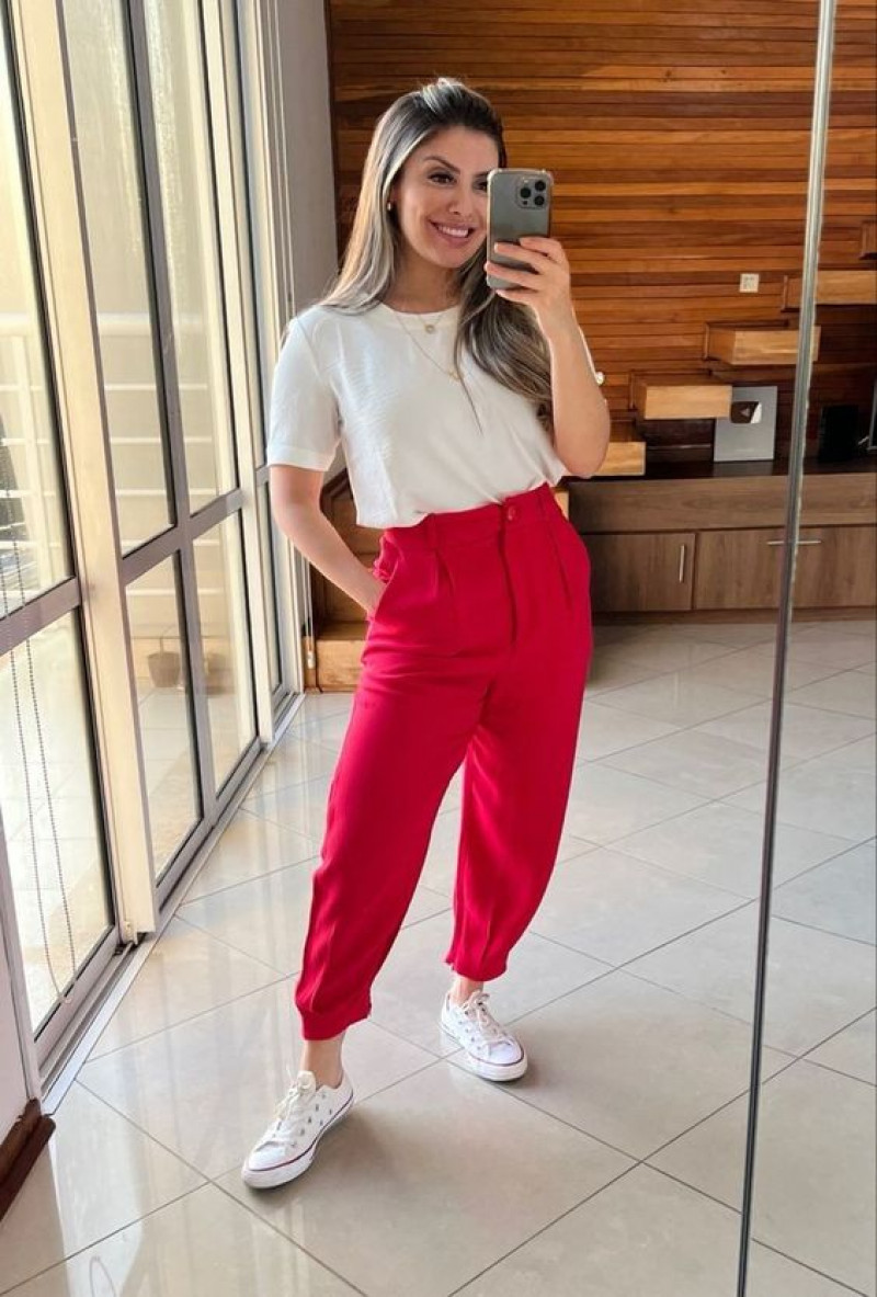 beauty, active pants, red casual trouser, white t-shirt, white sneaker