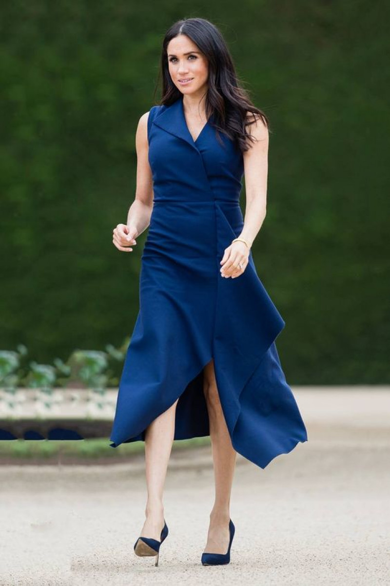 meghan markle style dress, cocktail dress, navy blue, blue maxi Dress, dark blue and navy pump