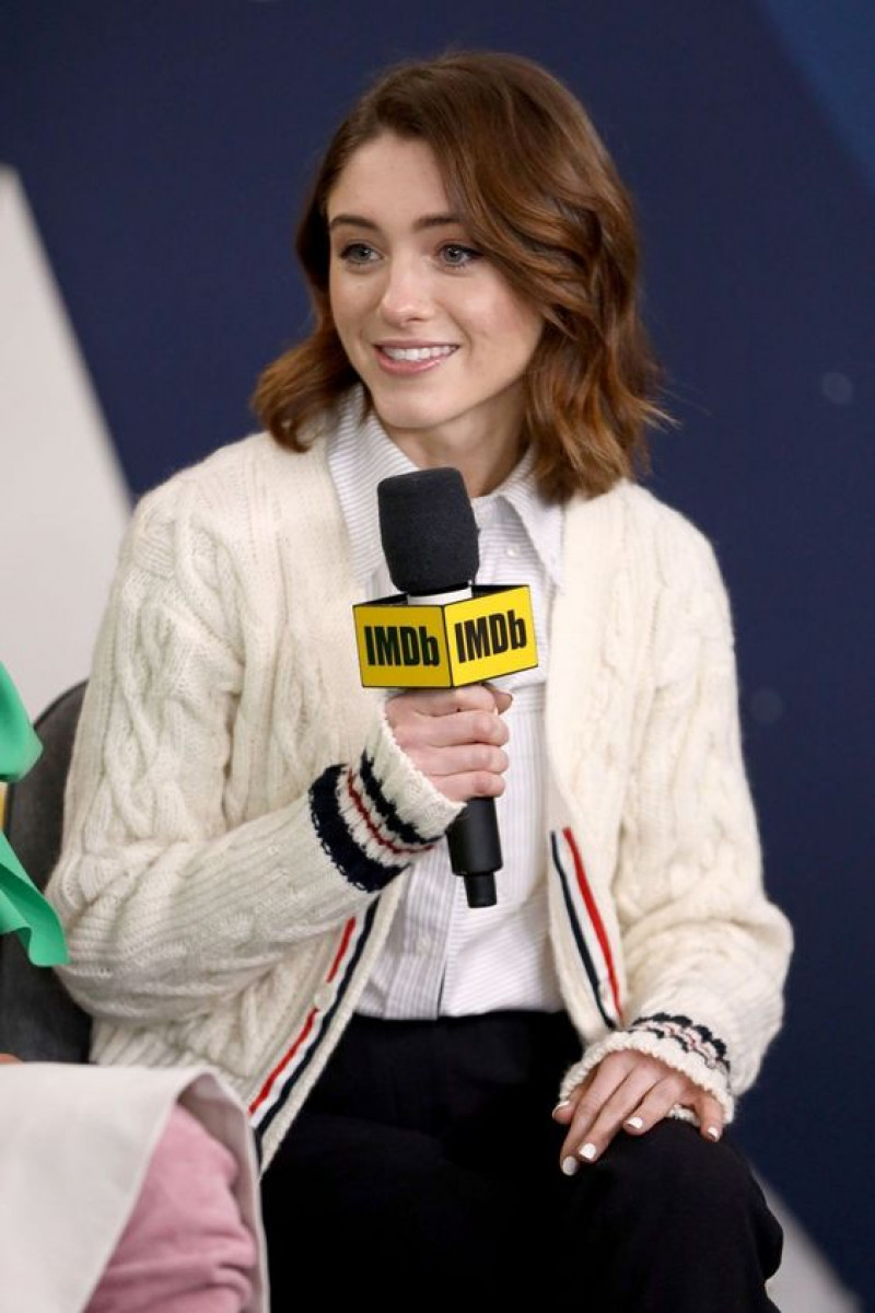 natalia dyer imdb, natalia dyer, joe keery, white winter jacket, black