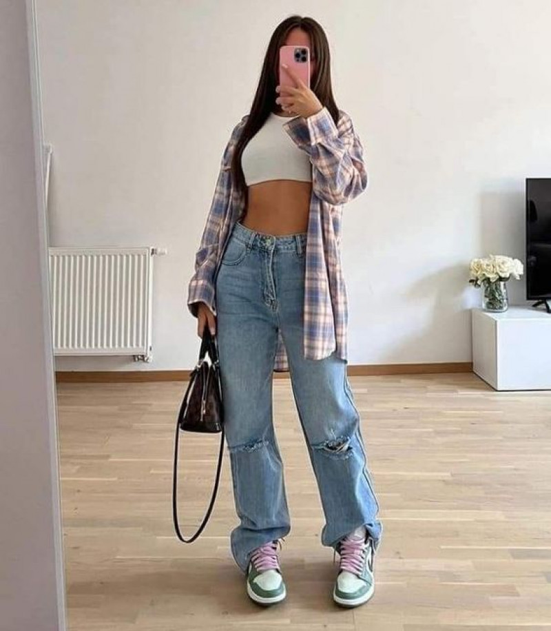 jeans, slim-fit pants, mom jeans, light blue casual trouser, crop top, grey trainer